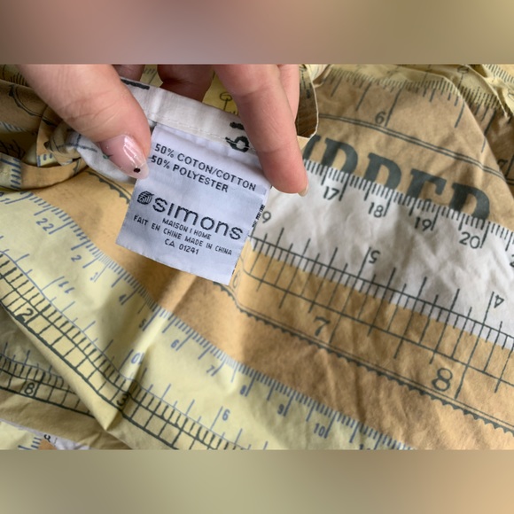 Simon’s duvet cover and pillowcases - Picture 2 of 4